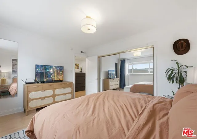 4th image of 11718 Darlington Ave, Los Angeles, CA 90049