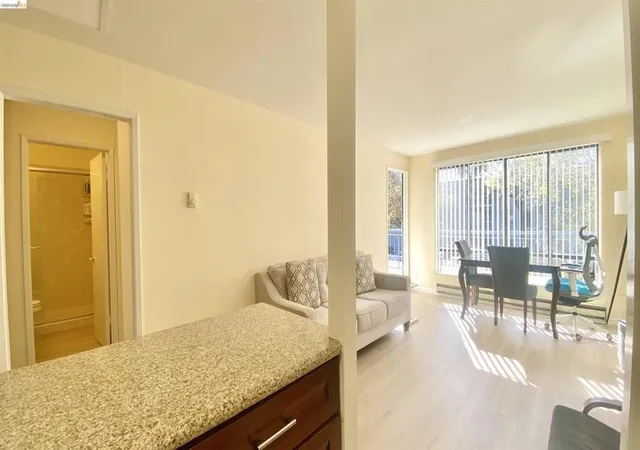 4th image of 2 Commodore Dr #D273, Emeryville, CA 94608 | MLS# 41139366