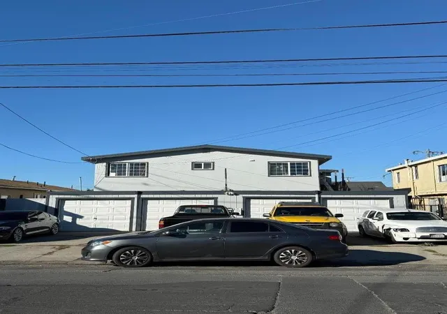 1st image of 219 Barrett Ave, Richmond, CA 94801 | MLS# ML82052033