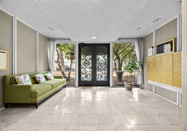 3rd image of 400 S La Fayette Park #213, Los Angeles, CA 90057 | MLS# TR26130897