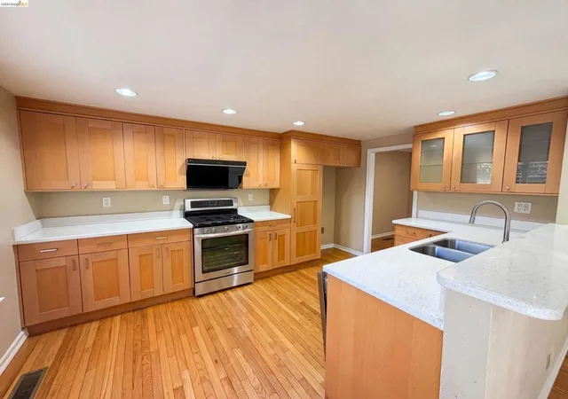 Photo 2 of Townhouse for sale at 4811 Kimberley Cmns, Livermore, CA 94550 | MLS# 41139382 | Listing updated on 2026-09-23