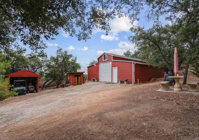 3rd image of 2410 Mount Elena Way, Jamul, CA 91935 | MLS# 260015274SD
