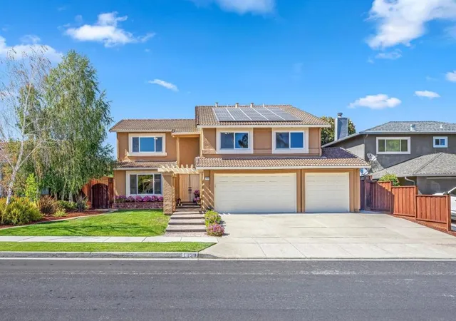 Homes for sale in Gilroy, CA | 1439 Eagles Nest Ln, Gilroy, CA 95020 | MLS# ML82052046