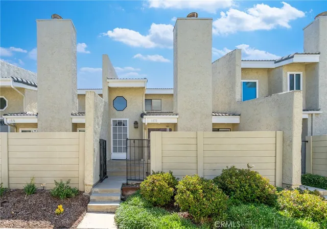 Photo 3 of Sale Pending at 1878 Stow, Simi Valley, CA 93063 | MLS# SR26135859 | Listing updated on 2026-09-17