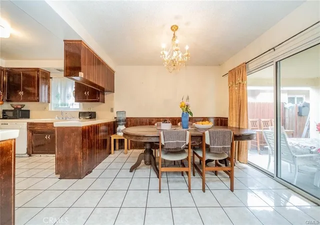 Homes for sale in Inglewood, CA | 918 S Oak St, Inglewood, CA 90301 | MLS# DW26137623