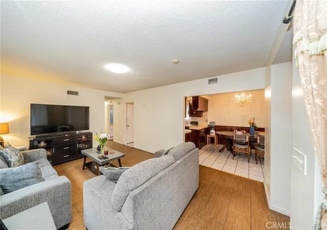 Homes for sale in Inglewood, CA | 918 S Oak St, Inglewood, CA 90301 | MLS# DW26137623