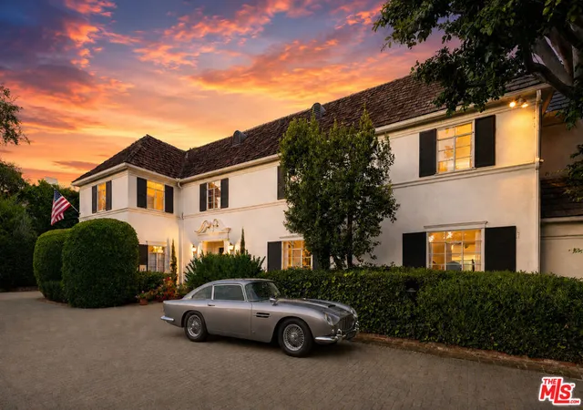 Photo 3 of Mansion for sale at 904 N Beverly Dr, Beverly Hills, CA 90210 | MLS# 26850659 | Listing updated on 2026-07-02