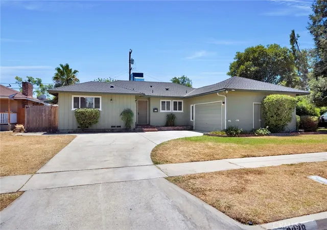 Homes for sale in Fresno, CA | 2938 E Willis, Fresno, CA 93726 | MLS# FR26137711