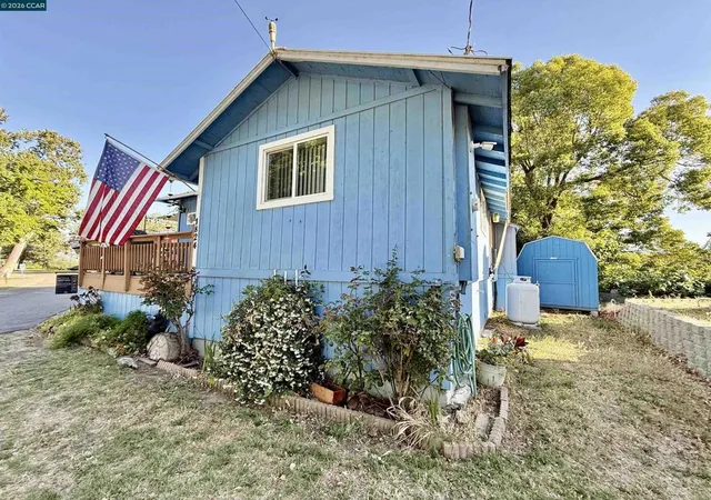 3rd image of 1824 Sycamore Dr, Isleton, CA 95641 | MLS# 41139410