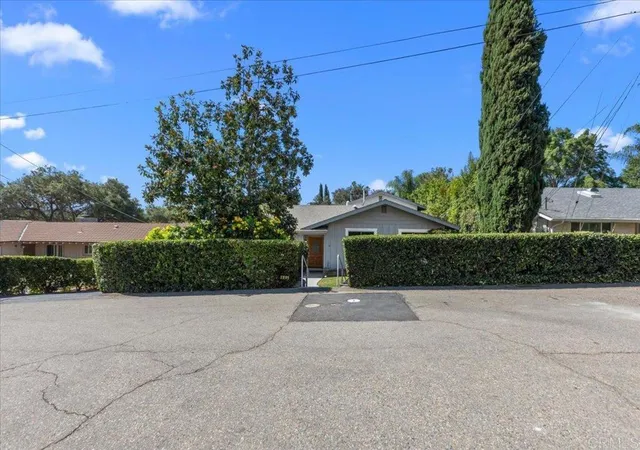 2nd image of 441 Condado Wy, Escondido, CA 92025 | MLS# PTP2604811