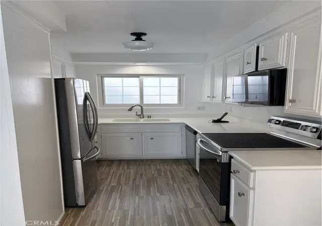 Photo 3 of Townhouse for sale at 8130 Redlands #10, Playa Del Rey, CA 90293 | MLS# PV26137565 | Listing updated on 2026-09-12