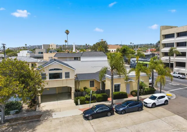Photo 3 of Sale Pending at 4652 Cass St, San Diego, CA 92109 | MLS# 260015304SD | Listing updated on 2026-10-07