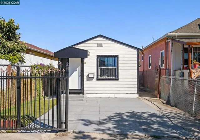 2nd image of 1058 71st Ave, Oakland, CA 94621 | MLS# 41139420