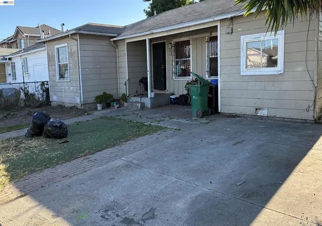 1st image of 331 Stoneford Ave, Oakland, CA 94603 | MLS# 41139418