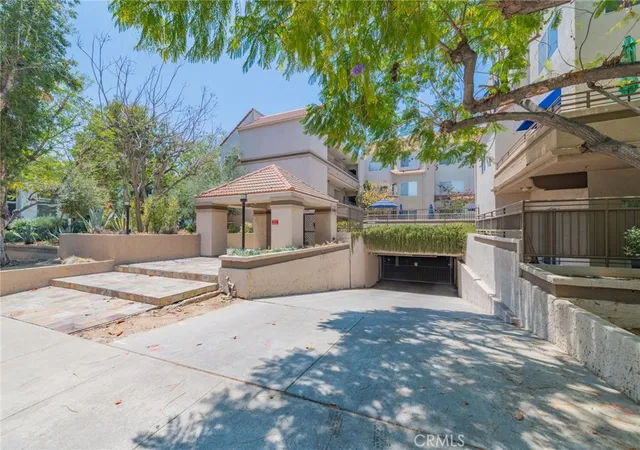 Photo 2 of Condo for sale at 501 E Del Mar Blvd #312, Pasadena, CA 91101 | MLS# TR26135516 | Listing updated on 2026-09-13