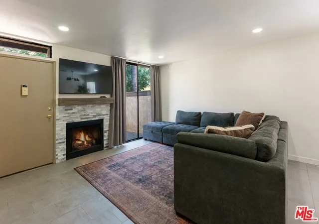 2nd image of 9376 Moonbeam Ave #9, Panorama City, CA 91402 | MLS# 26848383
