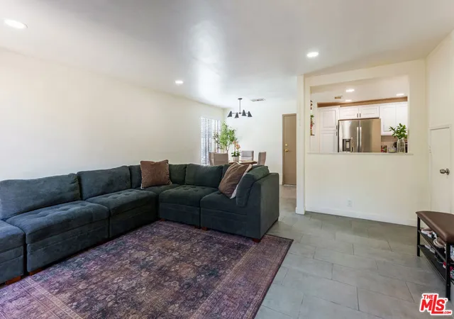 3rd image of 9376 Moonbeam Ave #9, Panorama City, CA 91402 | MLS# 26848383