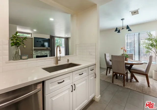 5th image of 9376 Moonbeam Ave #9, Panorama City, CA 91402 | MLS# 26848383