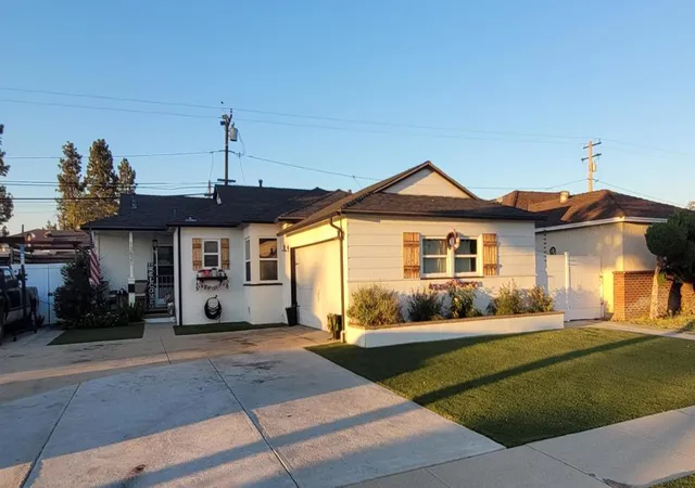 Homes for sale in Whittier, CA | 13821 Mulberry Dr, Whittier, CA 90605 | MLS# 219149579DA