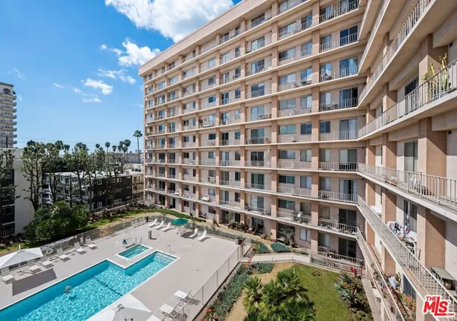 1st image of 100 S Doheny Dr #512, Los Angeles, CA 90048 | MLS# 26851825