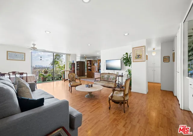5th image of 100 S Doheny Dr #512, Los Angeles, CA 90048 | MLS# 26851825