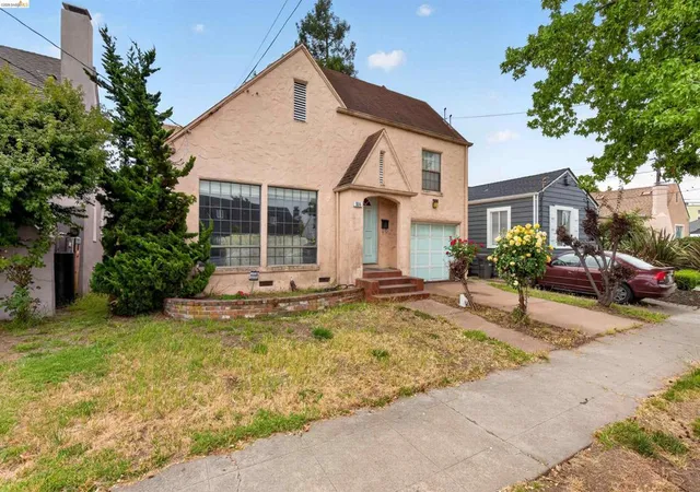 2nd image of 1814 105th Ave, Oakland, CA 94603 | MLS# 41139435