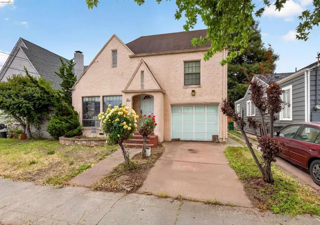 3rd image of 1814 105Th Ave, Oakland, CA 94603 | MLS# 41139435