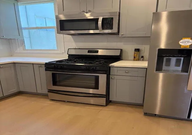 3rd image of 688 Morse St, San Francisco, CA 94112 | MLS# ML82052112
