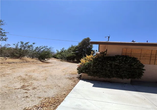 2nd image of 9640 Malpaso, Phelan, CA 92371 | MLS# HD26137145
