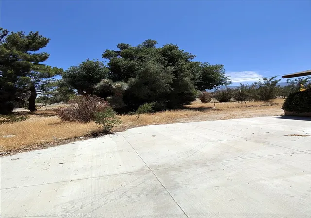 3rd image of 9640 Malpaso, Phelan, CA 92371 | MLS# HD26137145