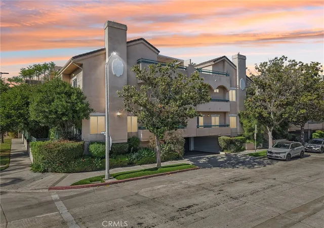 50th image of 10659 Bloomfield St, Toluca Lake, CA 91602 | MLS# SR26138005
