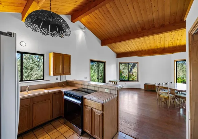 3rd image of 37840 Poppy Tree Ln, Carmel Valley, CA 93924 | MLS# ML82052121