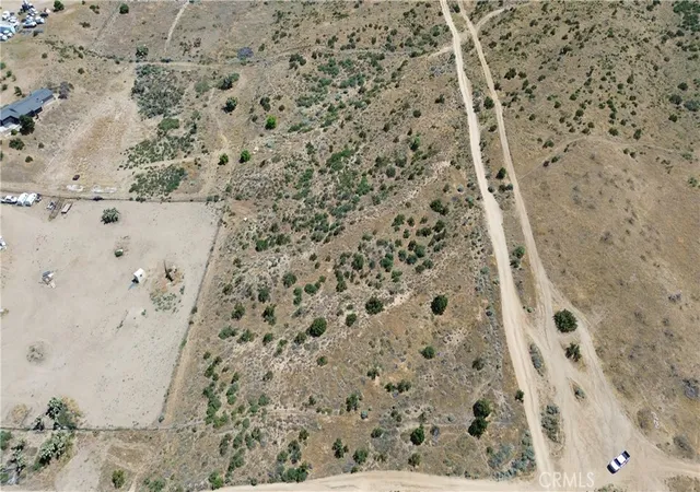 2nd image of 8001 Johnson Rd, Phelan, CA 92371 | MLS# CV26136163