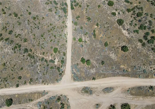 3rd image of 8001 Johnson Rd, Phelan, CA 92371 | MLS# CV26136163