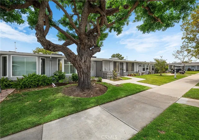 Homes for sale in Seal Beach, CA | 13701 Alderwood Ln W #29E, Seal Beach, CA 90740 | MLS# PW26137983