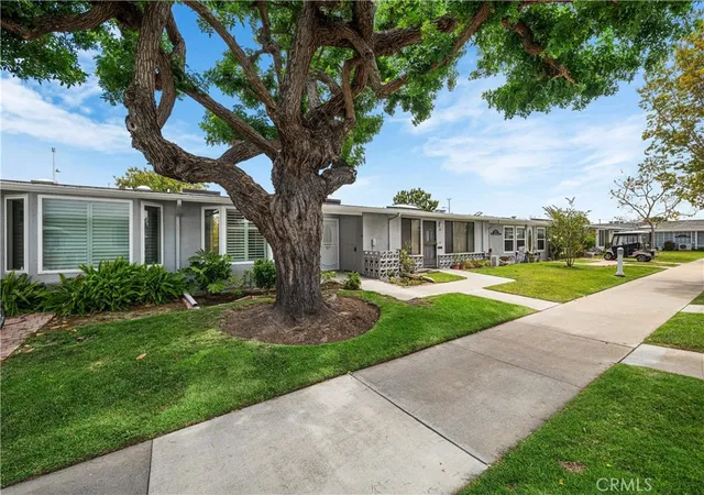 Homes for sale in Seal Beach, CA | 13701 Alderwood Ln W, Seal Beach, CA 90740