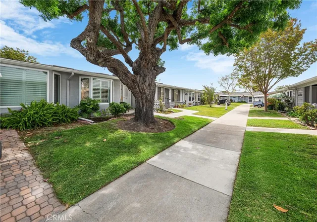Homes for sale in Seal Beach, CA | 13701 Alderwood Ln W #29E, Seal Beach, CA 90740 | MLS# PW26137983