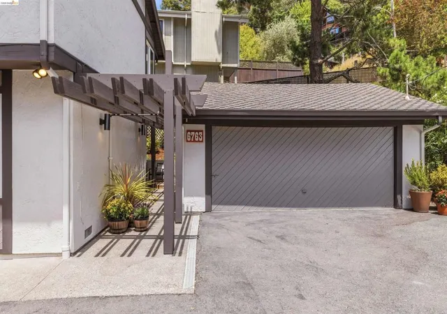 Homes for sale in Oakland, CA | 6763 Pinehaven Rd, Oakland, CA 94611 | MLS# 41139468