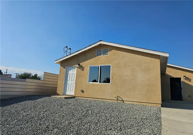 3rd image of 648 W 21St St, San Bernardino, CA 92405 | MLS# IV26137346