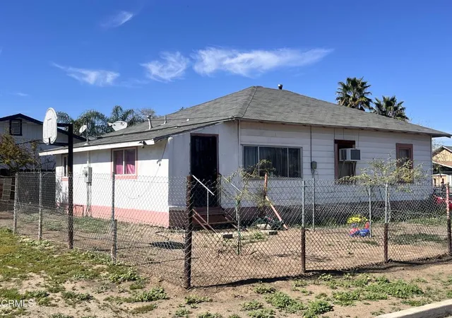 3rd image of 296 E Coolidge St, Coalinga, CA 93210 | MLS# V1-37186