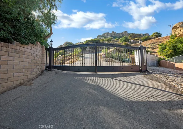 1st image of 501 Thompson Ave, Chatsworth, CA 91311 | MLS# SR26137856