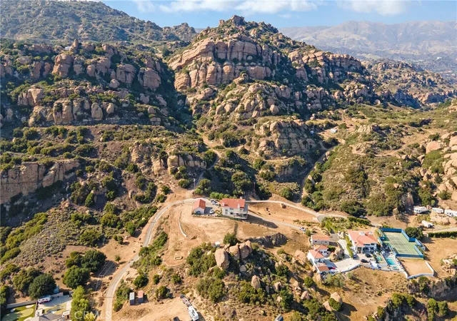 4th image of 501 Thompson Ave, Chatsworth, CA 91311 | MLS# SR26137856