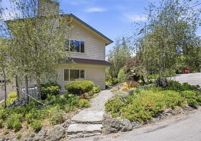 Photo 3 of Single family home for sale at 490 Warwick St, Cambria, CA 93428 | MLS# SC26134131 | Listing updated on 2026-10-05
