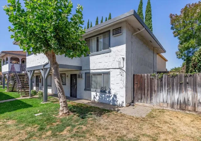 Homes for sale in Gilroy, CA | 1271 Juniper Dr #7, Gilroy, CA 95020 | MLS# ML82052152