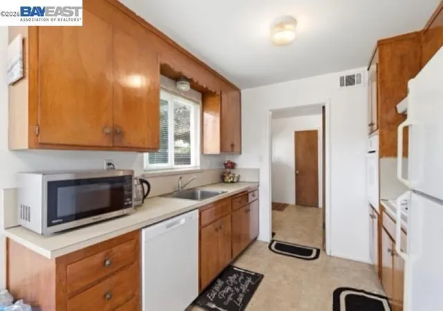 5th image of 3836 3838 Dubac Way, Sacramento, CA 95864 | MLS# 41139495