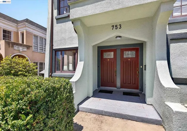 Photo 3 of House for sale at 753 Warfield Ave, Oakland, CA 94610 | MLS# 41139494 | Listing updated on 2026-09-17