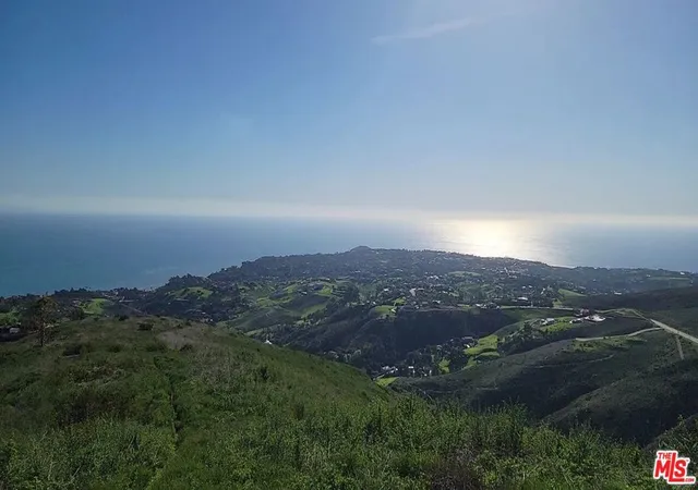 Homes for sale in Malibu, CA | 1 Murphy Wy, Malibu, CA 90265 | MLS# 26851721