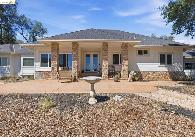 Photo 2 of Single family home for sale at 15620 Curtis Cir, Sonora, CA 95370 | MLS# 41139508 | Listing updated on 2026-10-06