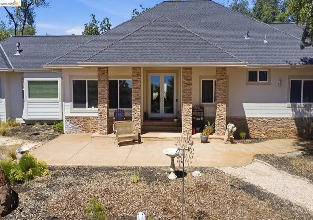 Photo 3 of Single family home for sale at 15620 Curtis Cir, Sonora, CA 95370 | MLS# 41139508 | Listing updated on 2026-10-06
