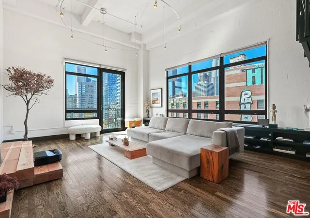 Listing Photo 4 - Condo for sale in building located at 849 S Broadway, Los Angeles, CA 90014 - Unit #1210